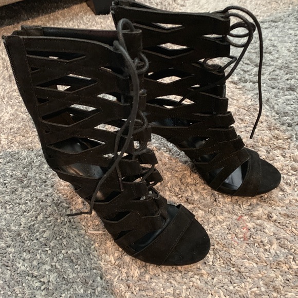 NEW! Charlotte Russe Black Heels Size 6 - Picture 3 of 5